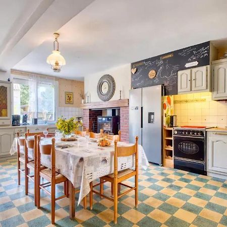 Villa Charmante A Bosset Avec Piscine Partagee Buitenkant foto