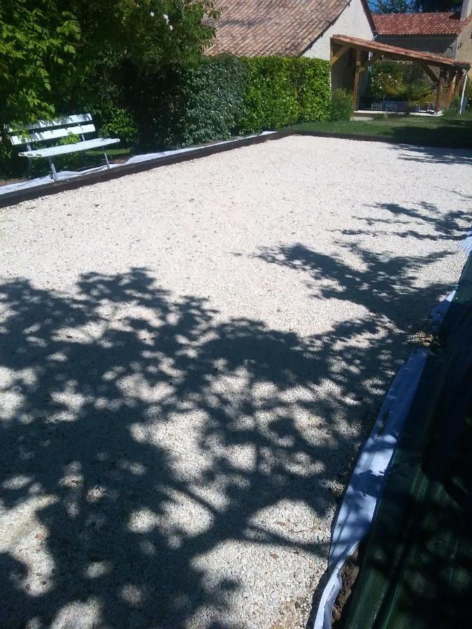 Villa Charmante A Bosset Avec Piscine Partagee Buitenkant foto