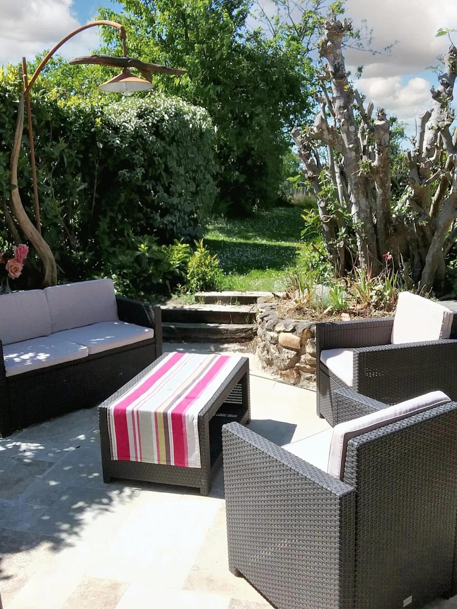 Villa Charmante A Bosset Avec Piscine Partagee Buitenkant foto