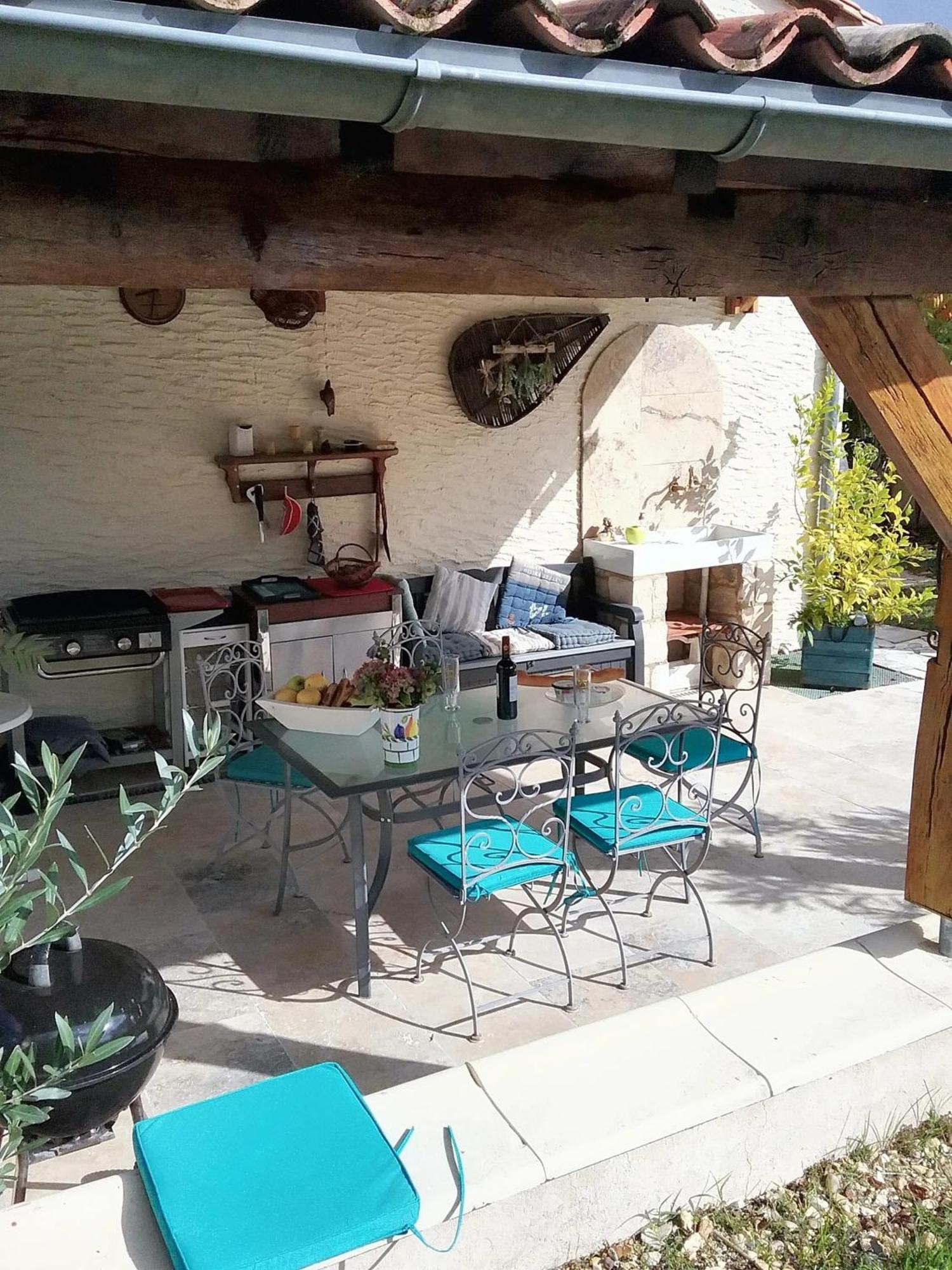 Villa Charmante A Bosset Avec Piscine Partagee Buitenkant foto