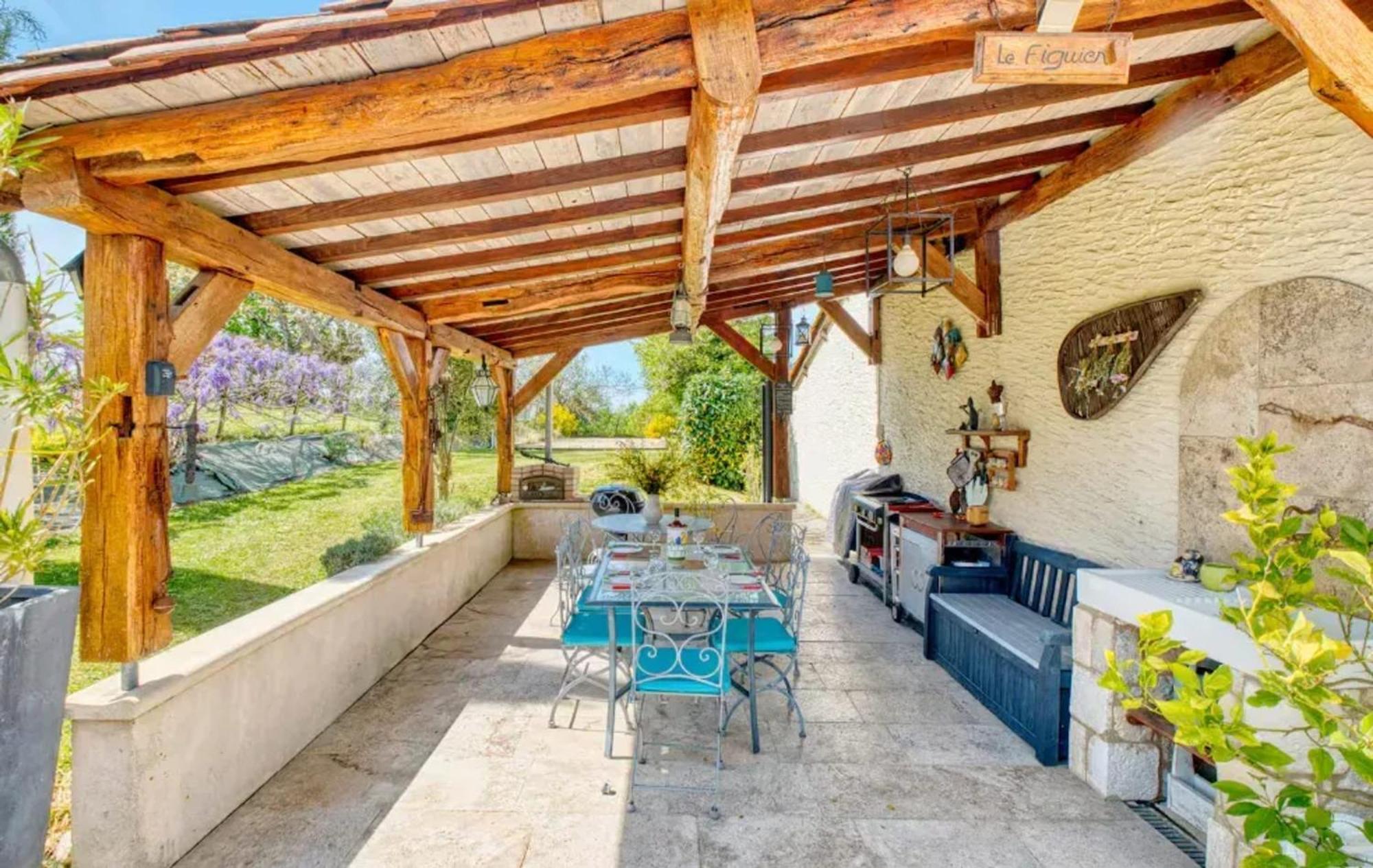 Villa Charmante A Bosset Avec Piscine Partagee Buitenkant foto